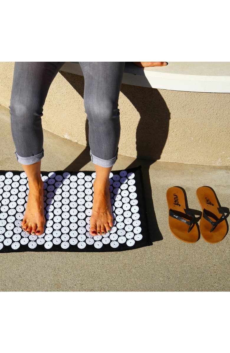 BED OF NAILS Bon Original Acupressure Mat and Pillow Set, Alternate, color, 