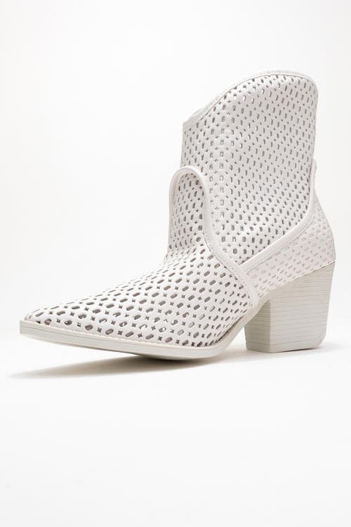 Prologue Shoes Pera Block Heel Boot In White