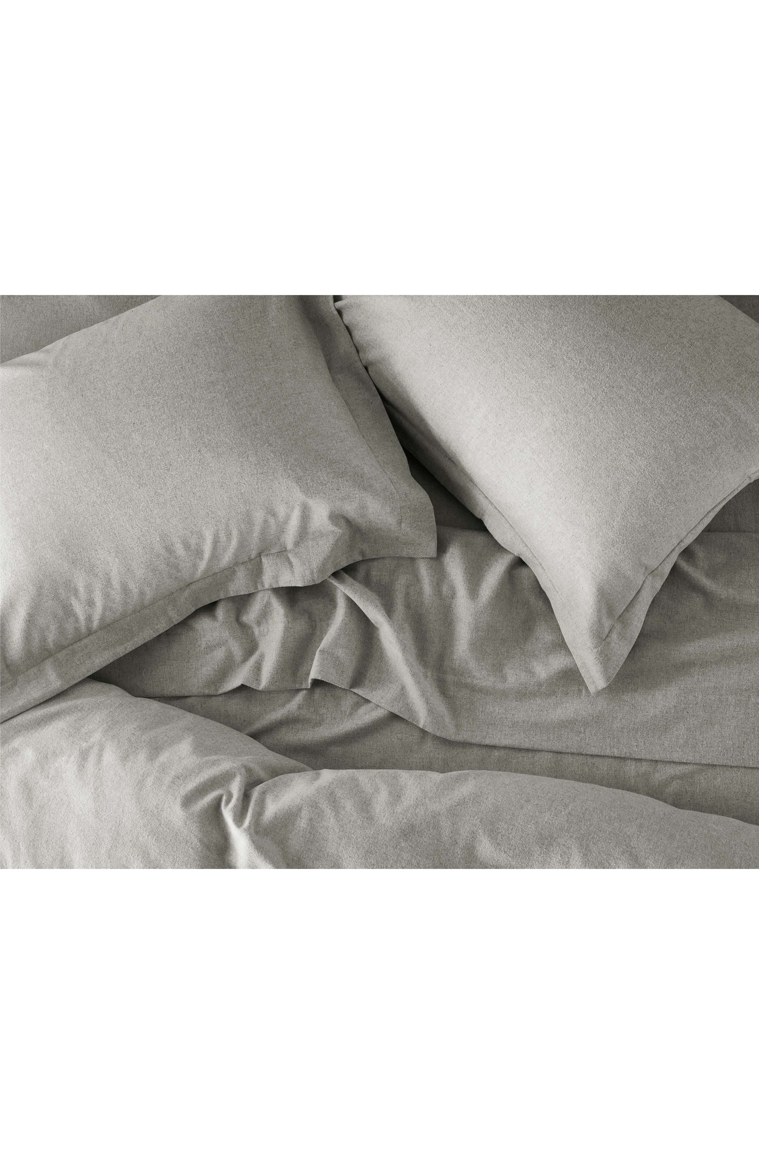 Coyuchi Organic Cotton Flannel Sheet Set - Thumbnail 2