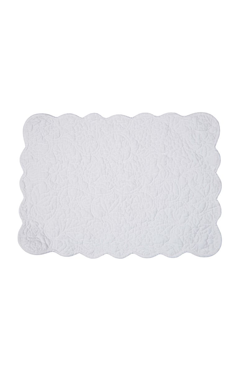 C&F Home Christiana White Reversible Machine Washable Scallop Quilt Placemats Set of 6, Alternate, color, White