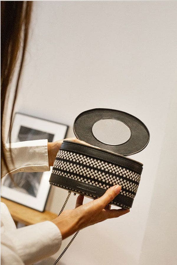 Amambaih Trousse a maquillage Mini Vanity Cross Body Bag, Alternate, color, Ivory Black