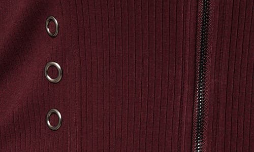 Cyrus Grommet Trim Rib Top In Burgundy