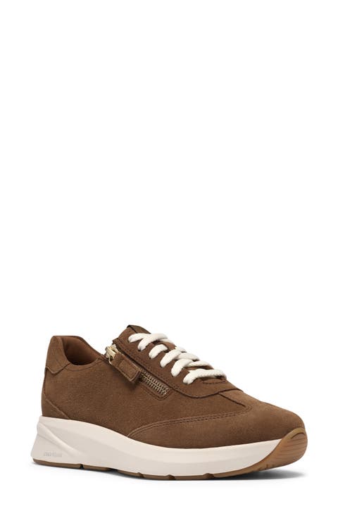 Code R Run Sneaker