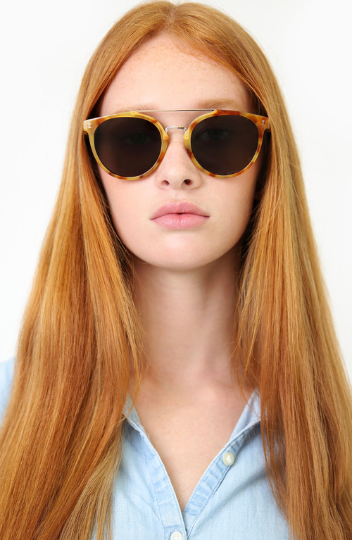 Illesteva Puglia Sunglasses In Amber