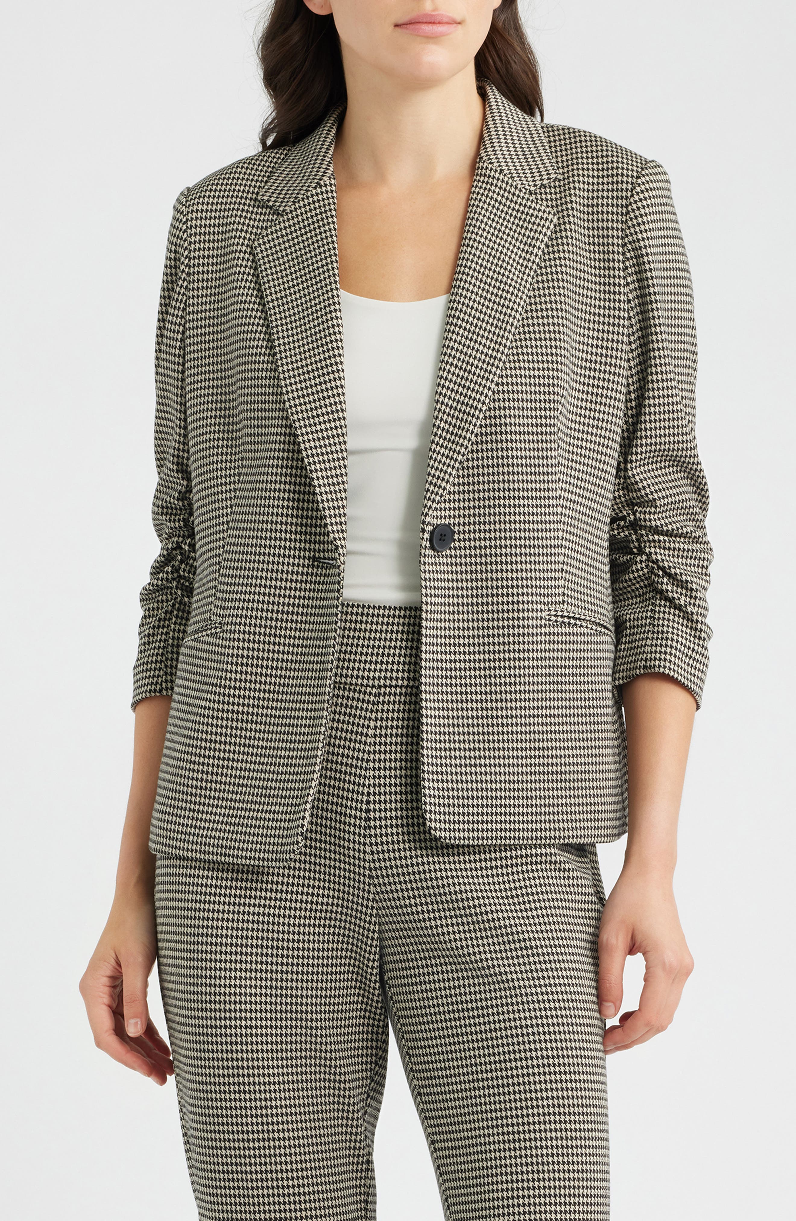 selected ANNE BLACK/ VICUNA