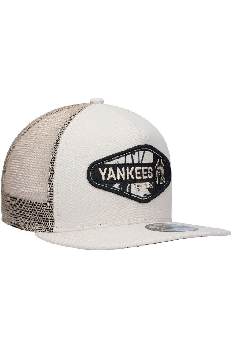 Men's New Era Natural New York Yankees Retro Beachin' Patch A-Frame Trucker 9FIFTY Snapback Hat, Alternate, color, Natural