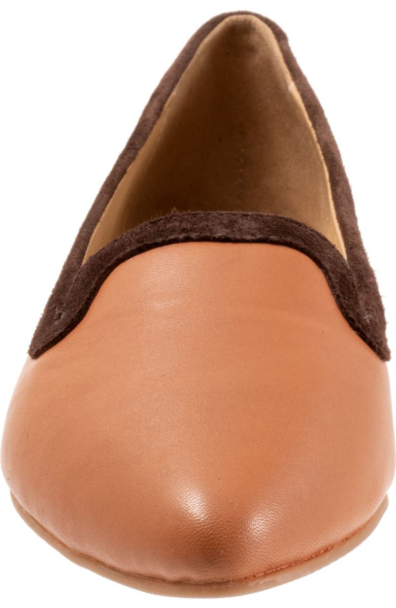 Trotters Hannah Pointed Toe Flat, Alternate, color, Luggage