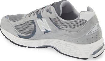 2002R Sneaker