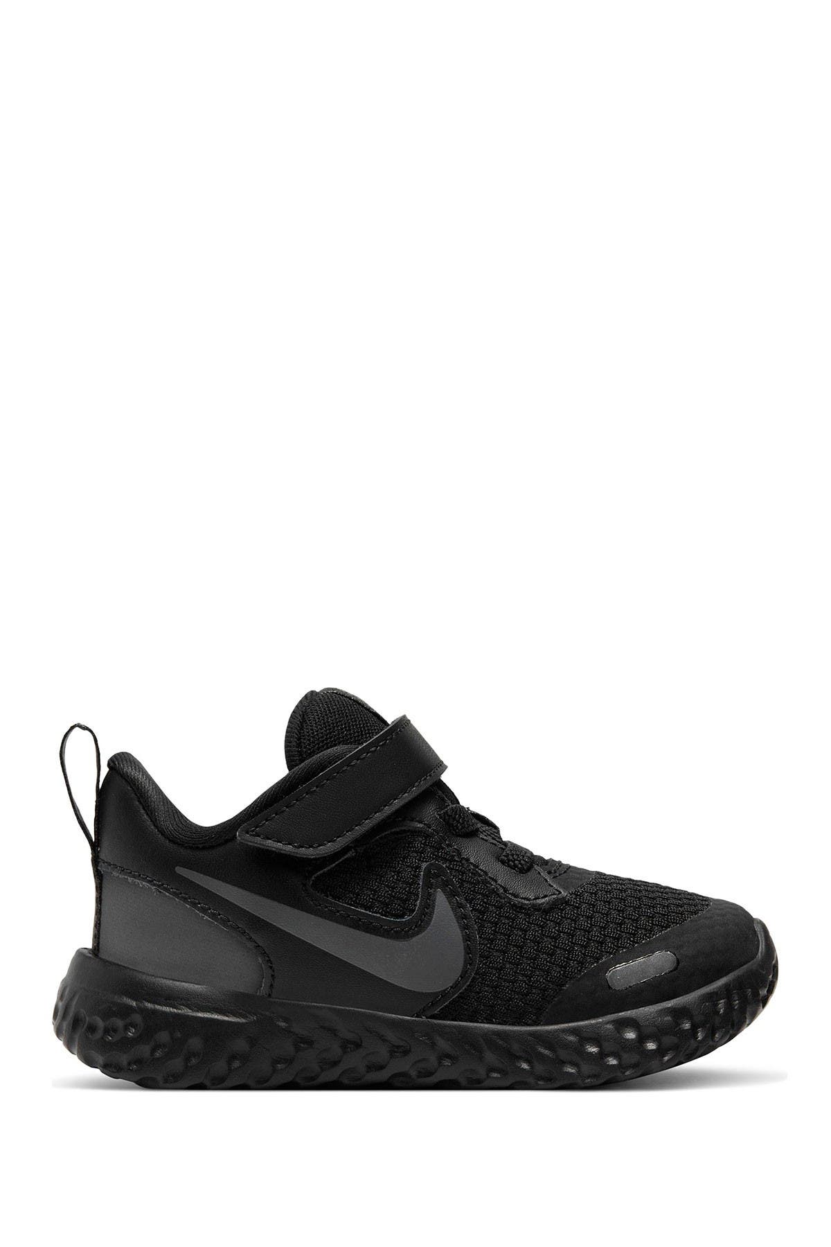 Nike Revolution 5 Sneaker, Main, color, 