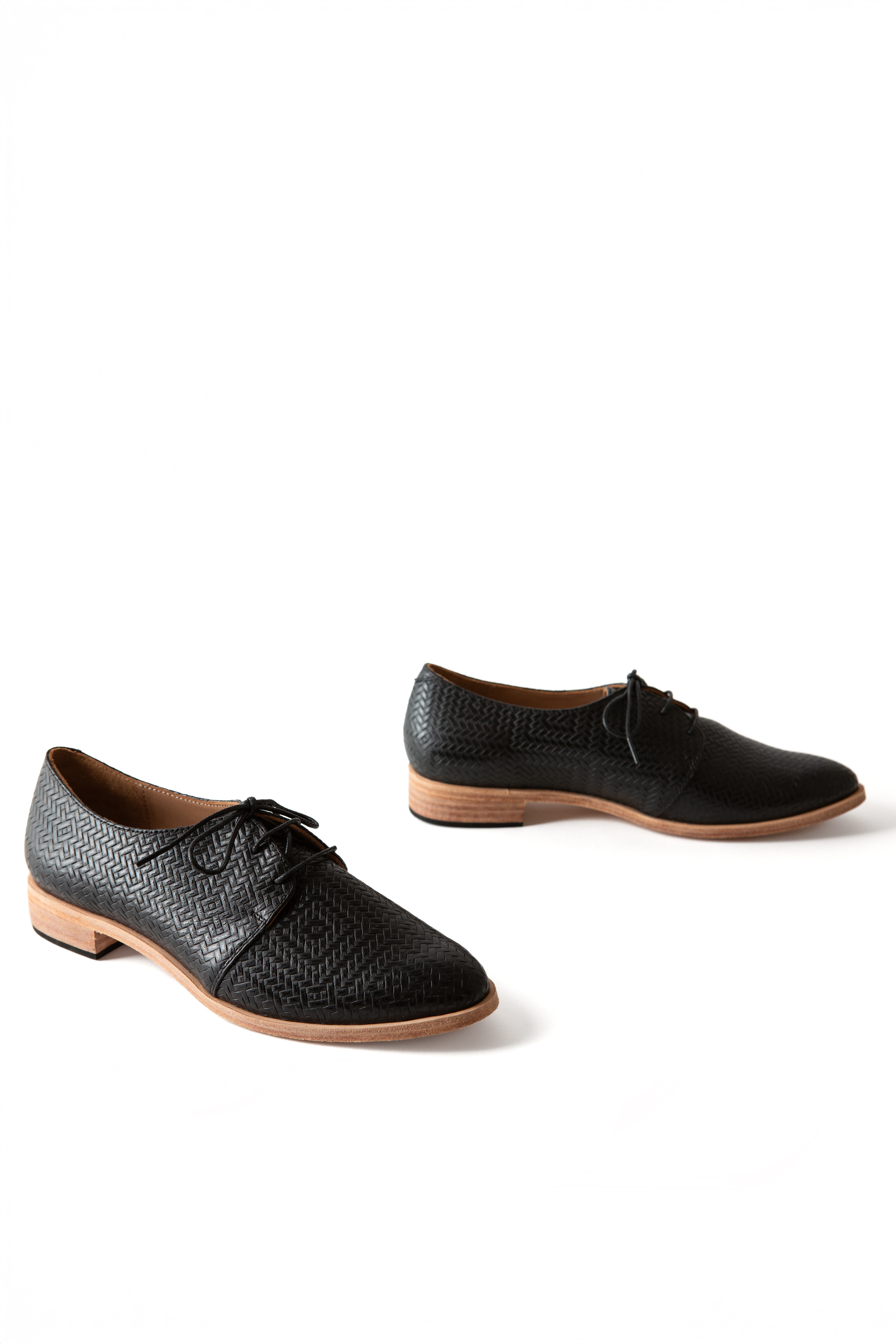 Fortress Emmy Oxford, Alternate, color, Braided Black