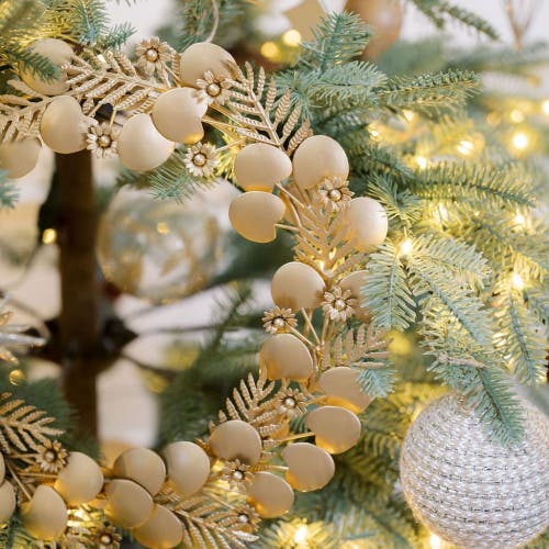 Cg Hunter 12" Mixed Metal Wreath With Leaves And Berries