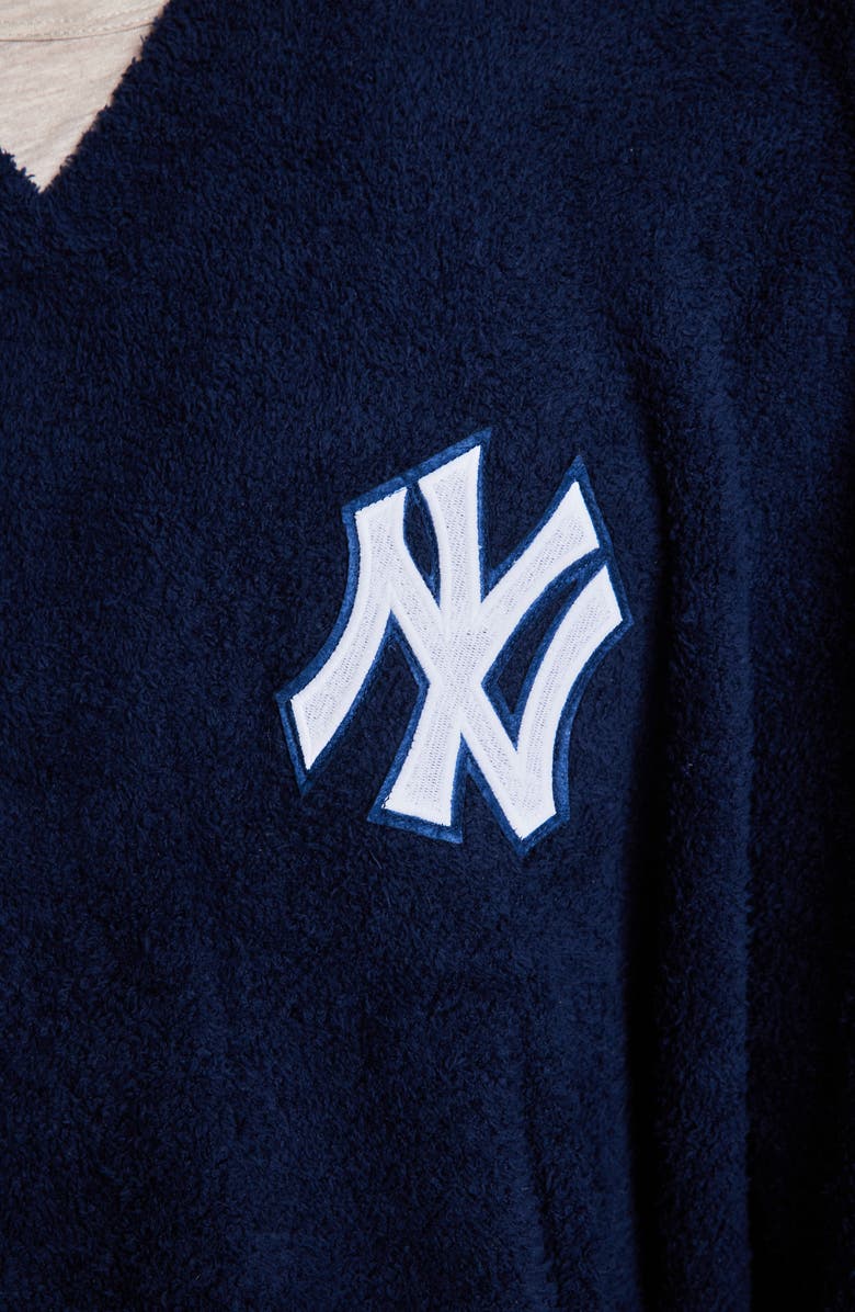 Barefoot Dreams<sup>®</sup> CozyChic<sup>®</sup> New York Yanks Everything Poncho, Alternate, color, Yankees Multi