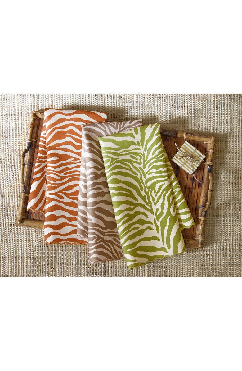 Matouk Regine Set of 2 Guest Towels, Alternate, color, Coconut