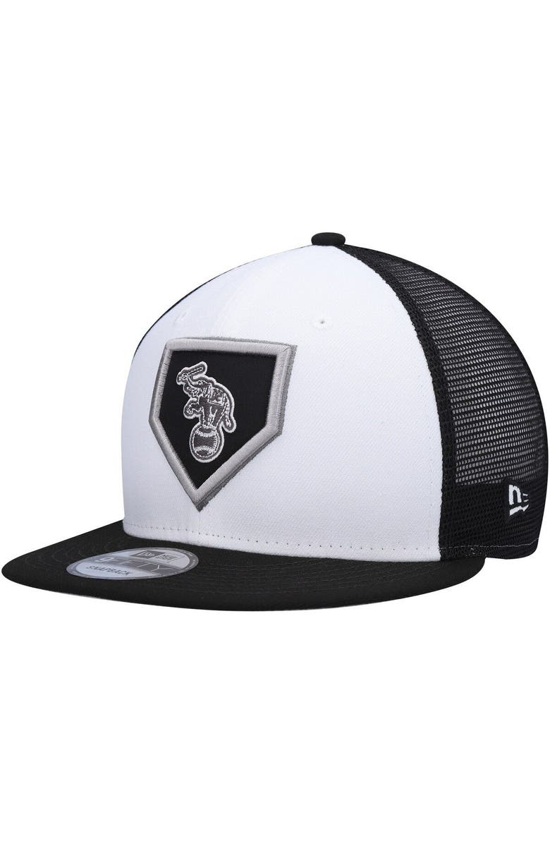 New Era Men's New Era White/Black Oakland Athletics 2022 Clubhouse Trucker 9FIFTY Snapback Hat, Main, color, White