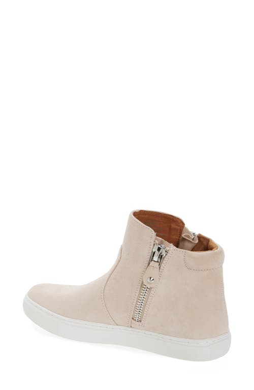 GENTLE SOULS BY KENNETH COLE GENTLE SOULS BY KENNETH COLE GENTLE SOULS CAROLE ZIP SNEAKER 