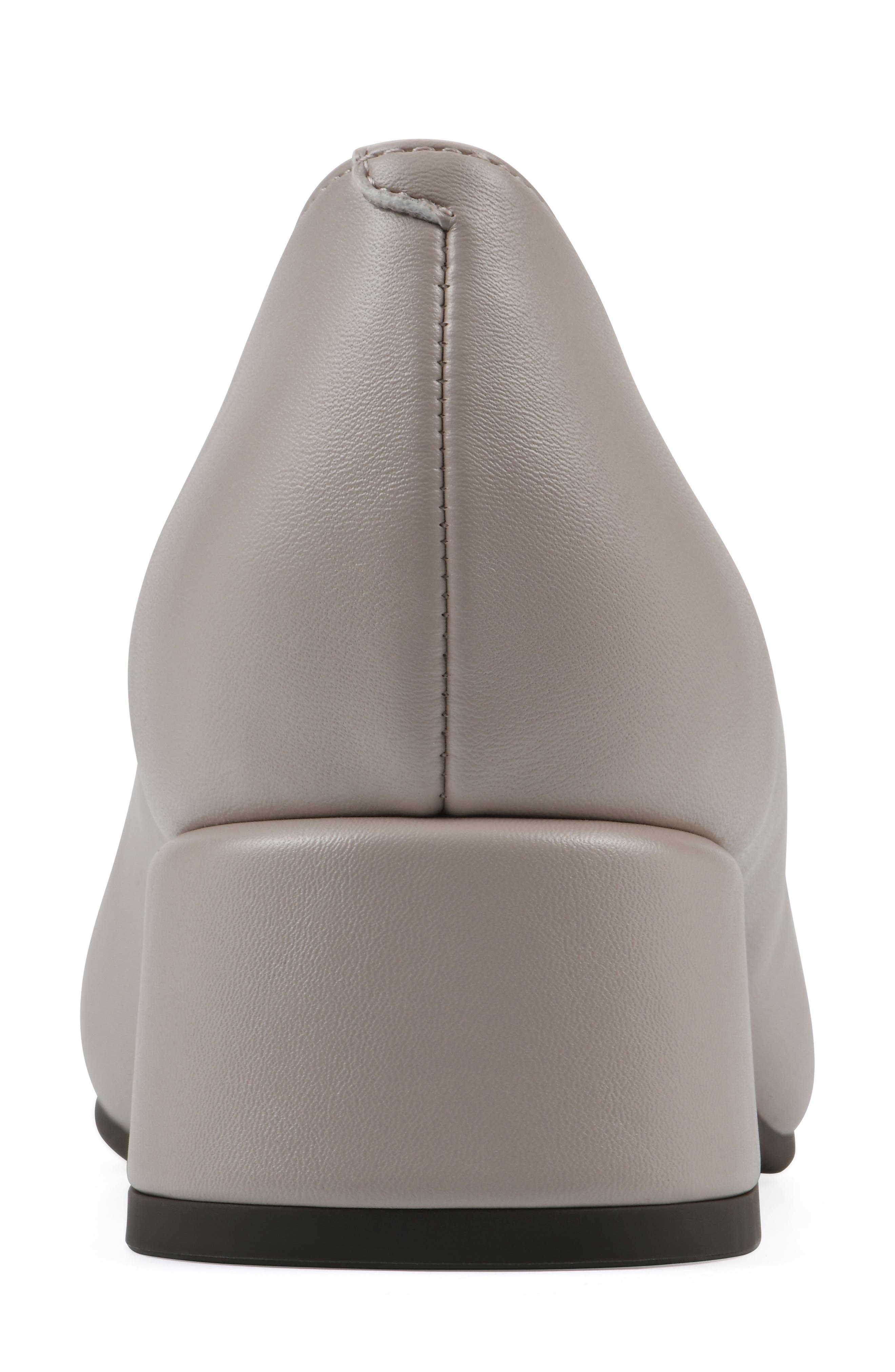 CLIFFS BY WHITE MOUNTAIN Quintesa Pump, Alternate, color, Taupe Smooth