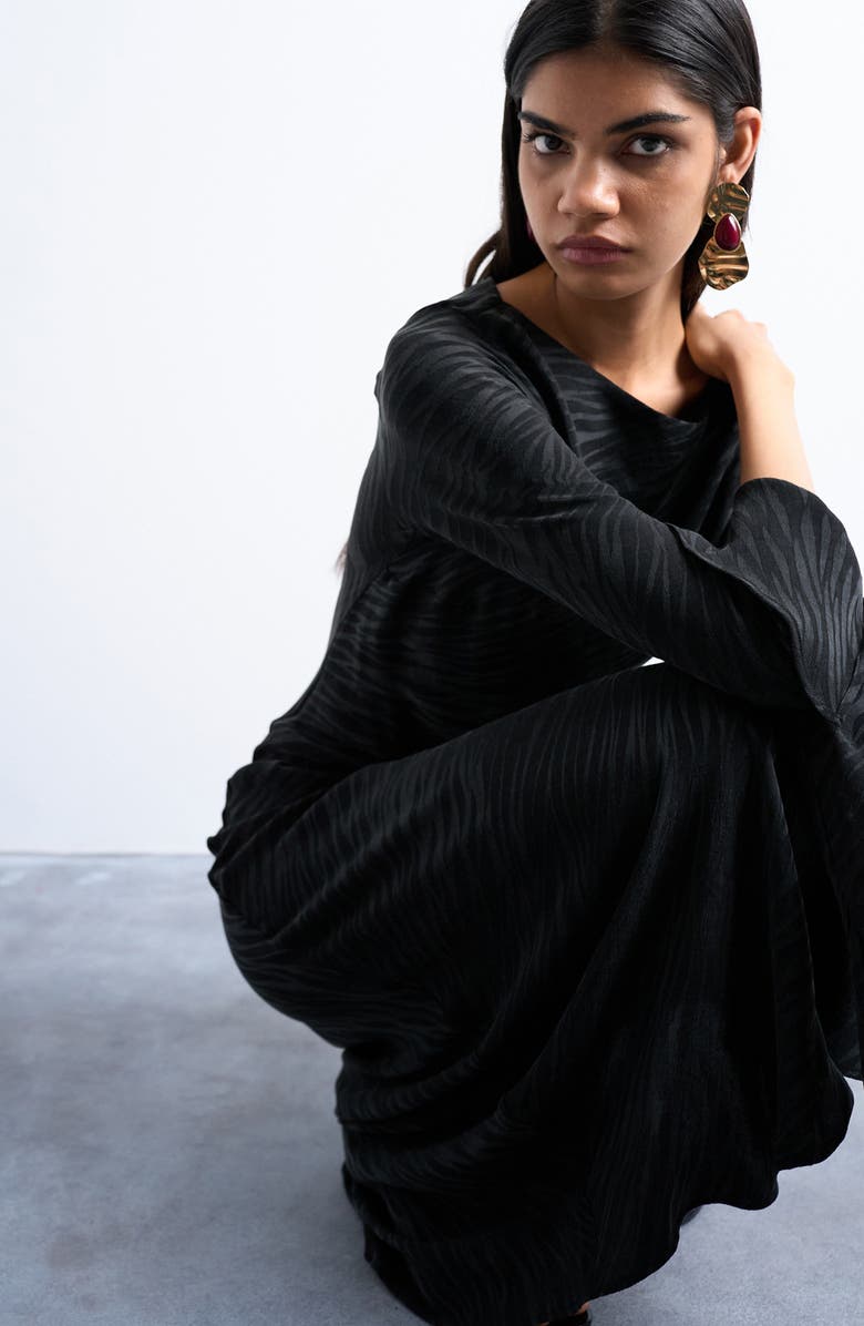 Topshop Zebra Stripe Long Sleeve Maxi Dress, Alternate, color, Black