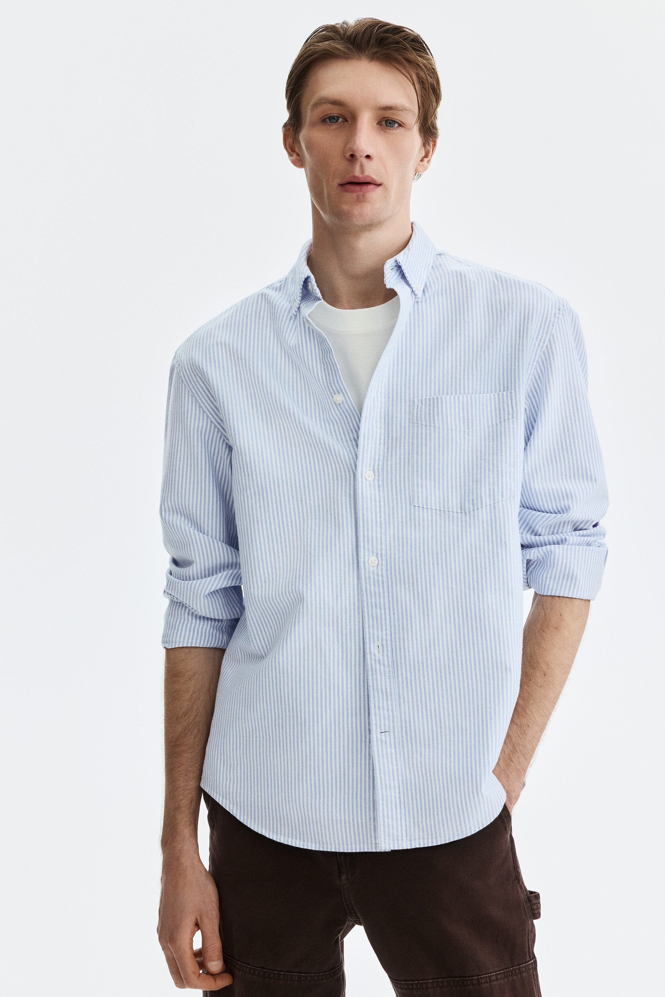 Light blue/striped