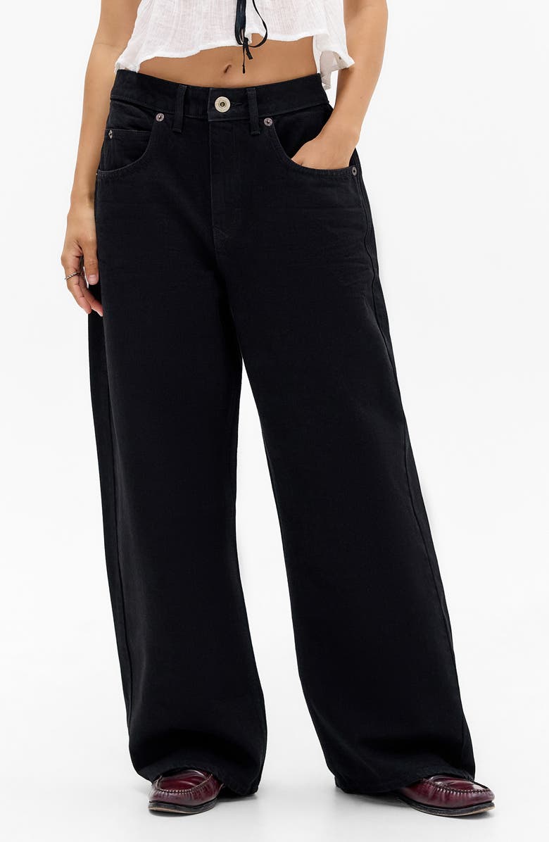 BDG Urban Outfitters Jaya Low Rise Wide Leg Jeans, Main, color, Black