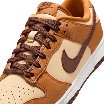 Dunk Low SE Basketball Sneaker