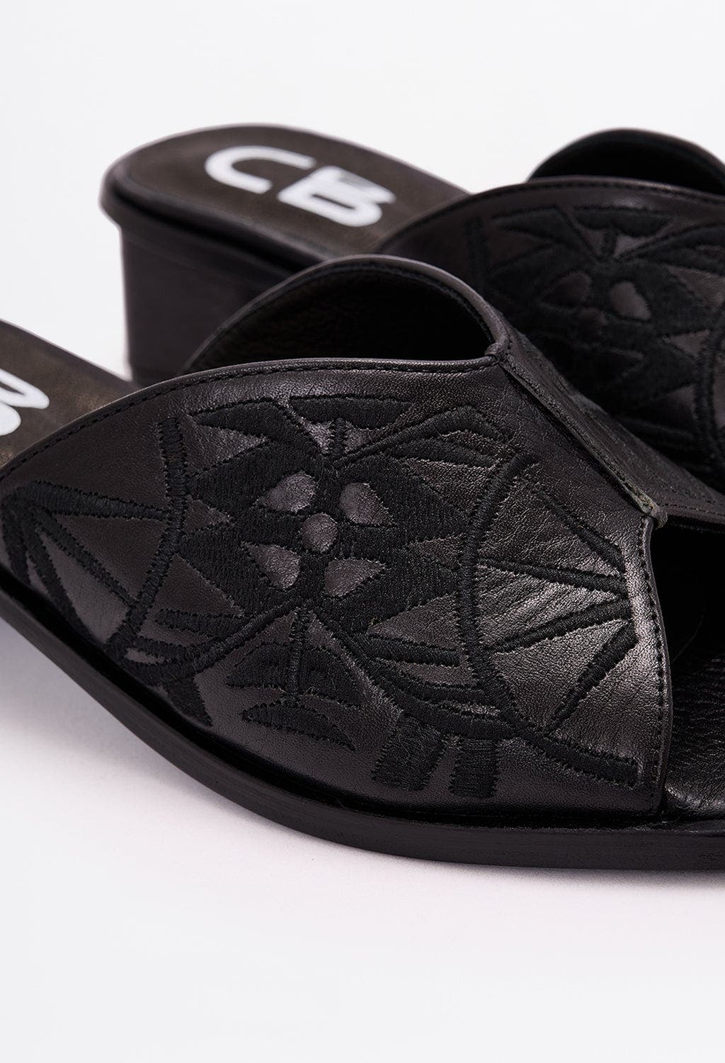 Unconvinced Slide Sandal, Alternate, color, Black