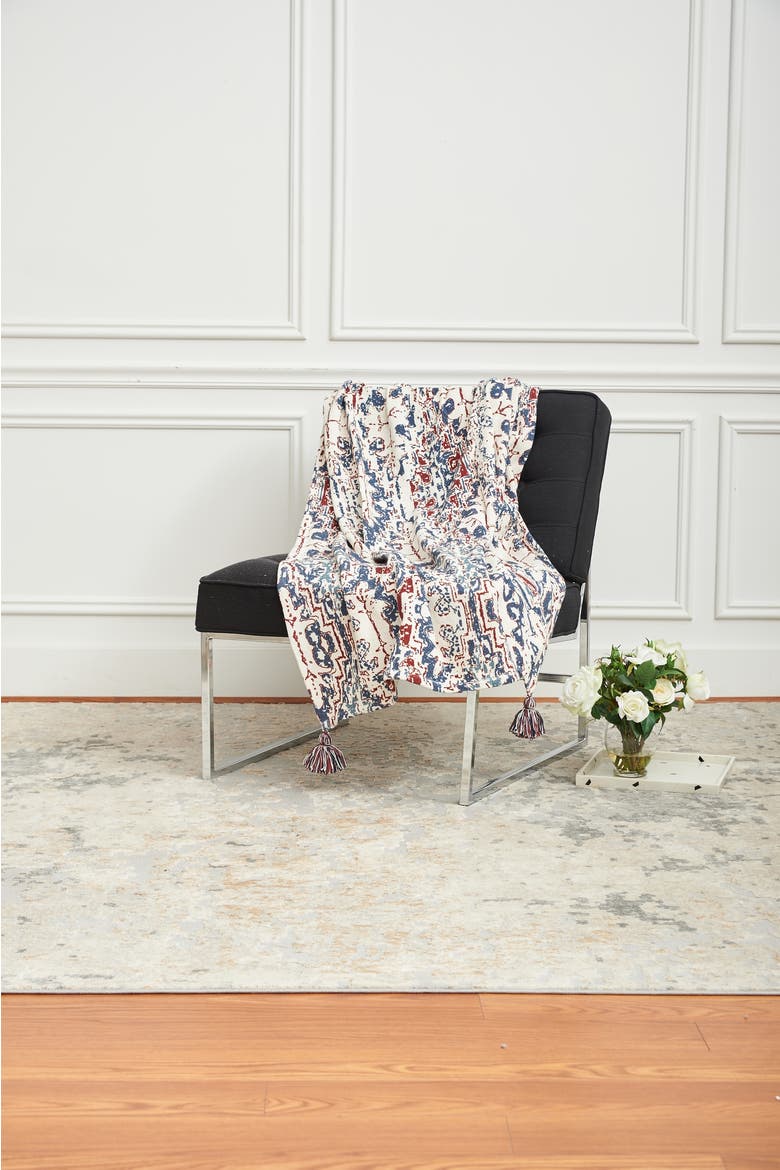 Taarush Red & Blue Grunge Pattern w/ Tassels Cotton Soft Cozy Accent Accent Throw Blanket, Alternate, color, White