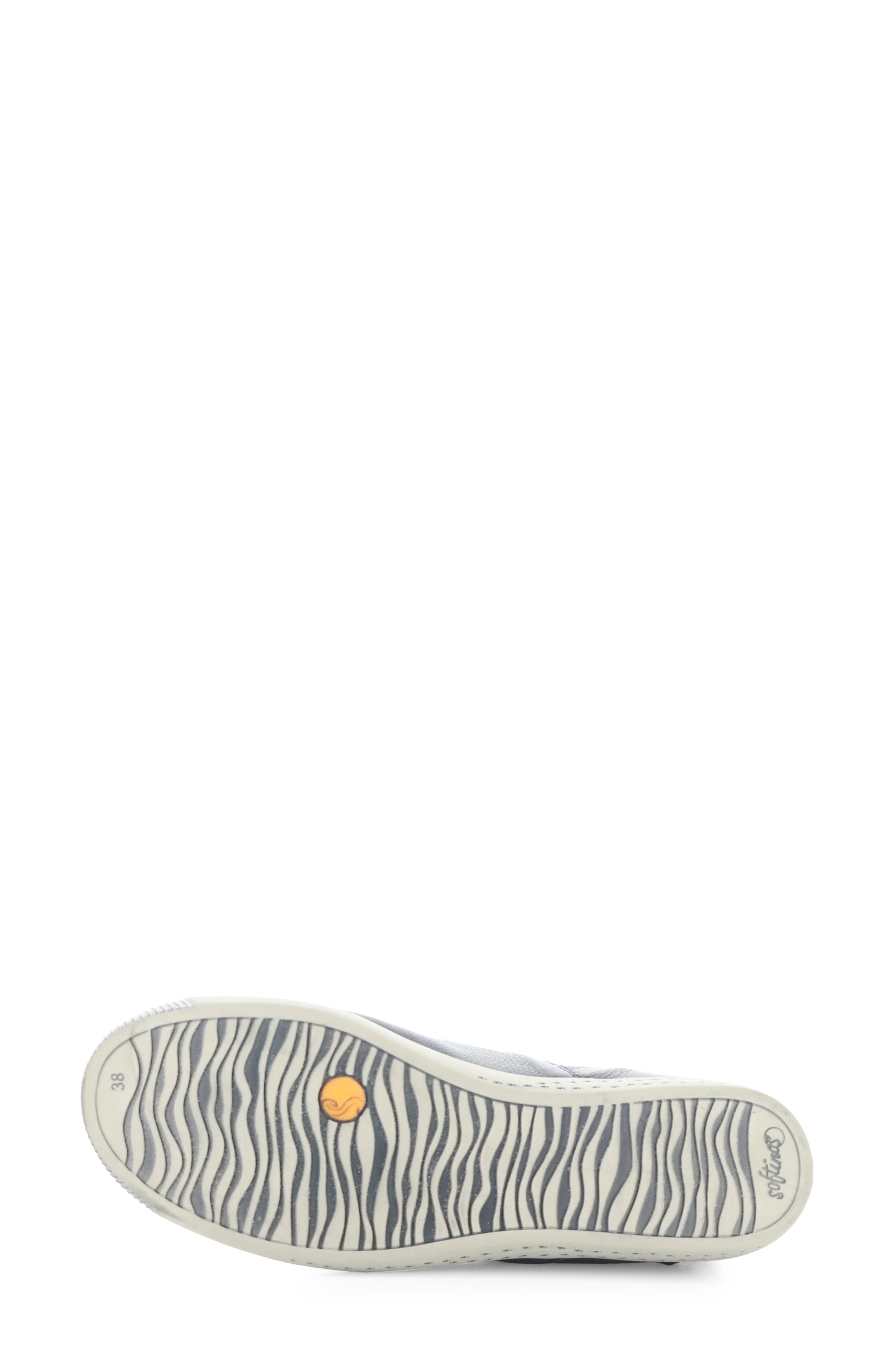 Softinos by Fly London Itzi Chelsea Boot, Alternate, color, 002 Navy Washed Leat