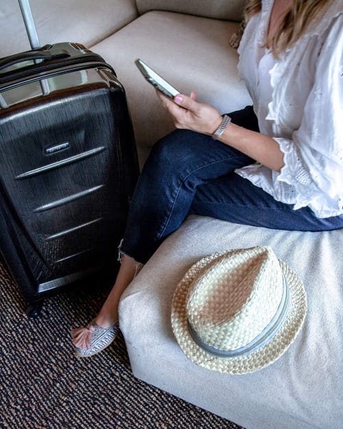 Samsonite Winfield 2 Carry-on 20-inch Hardside Luggage With Spinner Wheels