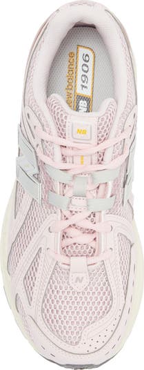 1906R Sneaker
