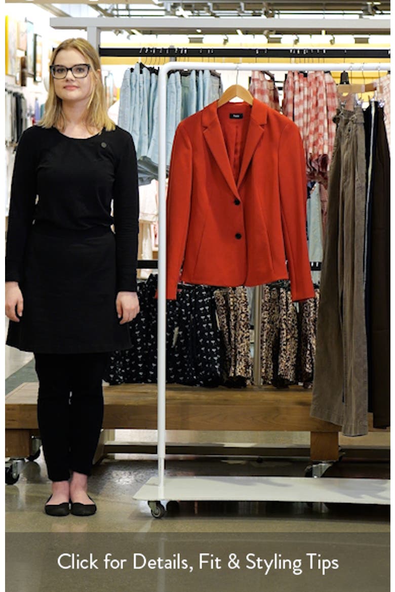Admiral Crepe Blazer video