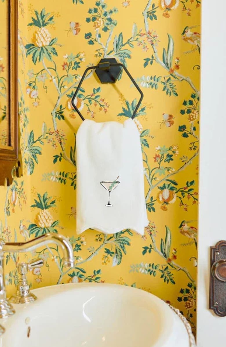 WEEZIE Set of 2 Scallop Powder Bath Towels, Alternate, color, Martini