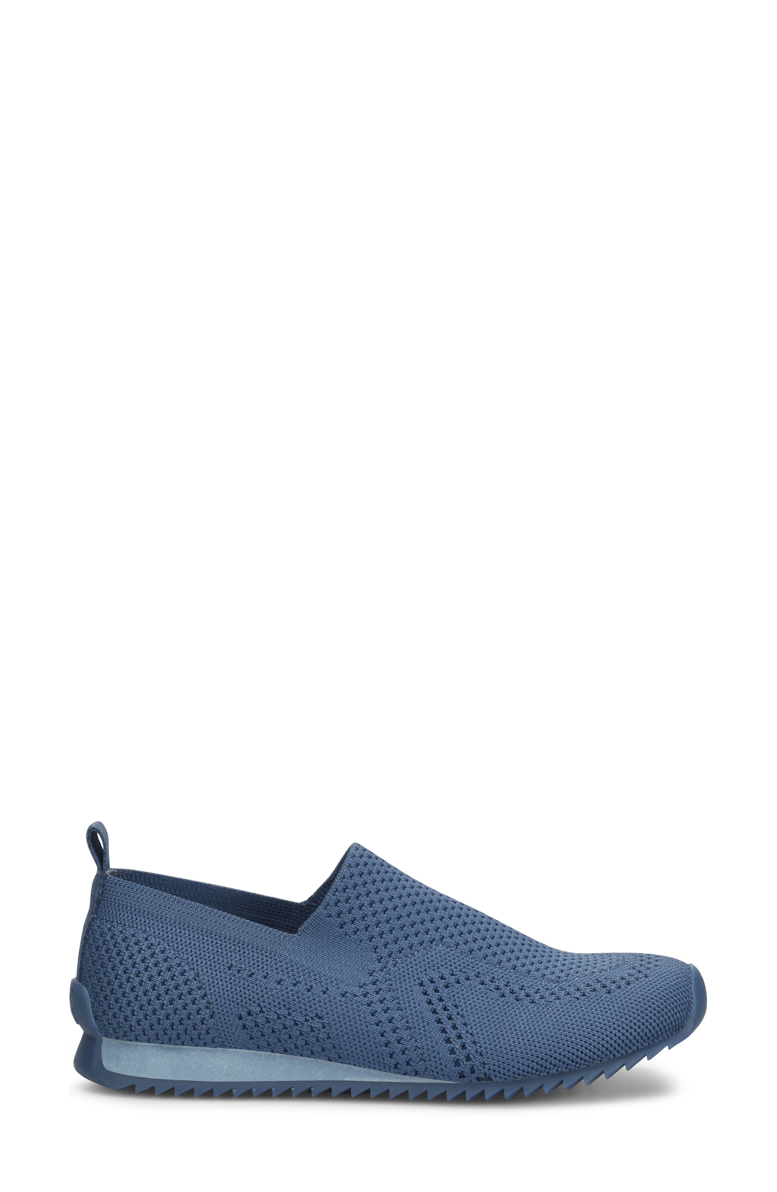 Børn Newbury Slip-On Sneaker, Alternate, color, Navy Knit Fabric