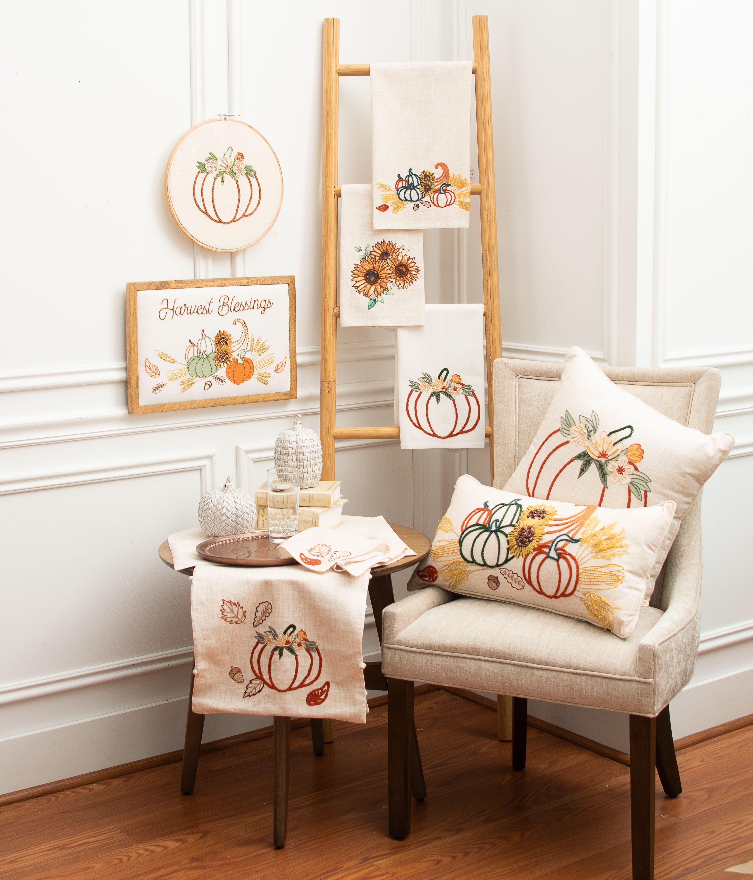 C&F Home Botanical Sunflower Handtowel - Thumbnail 2