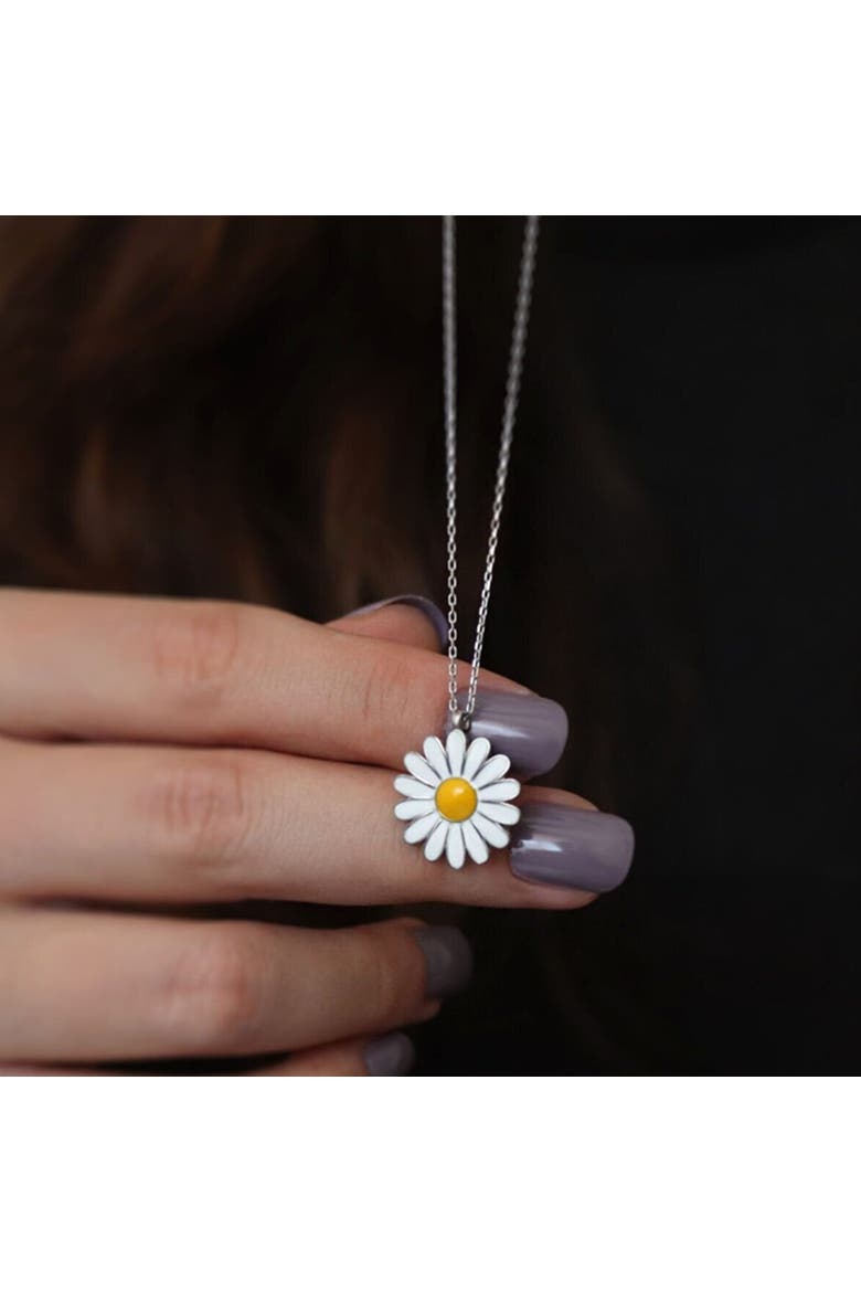 Sterling Silver Daisy Pendant Necklace, Alternate, color, Silver
