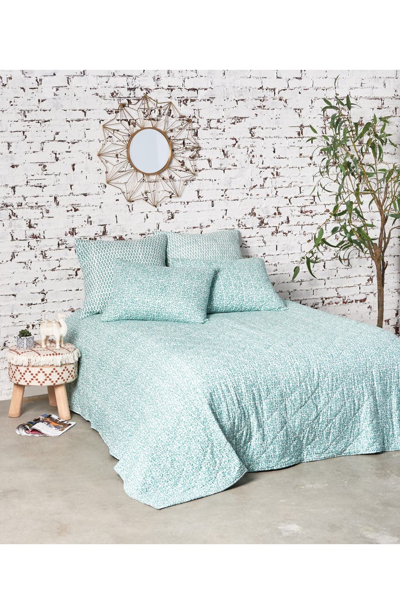 carol & frank Gwen Quilt, Main, color, Blue