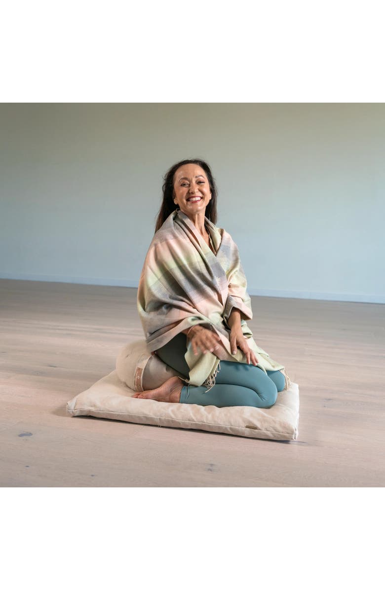 Hugger Mugger Kino MacGregor Zabuton Natural Linen, Alternate, color, Natural