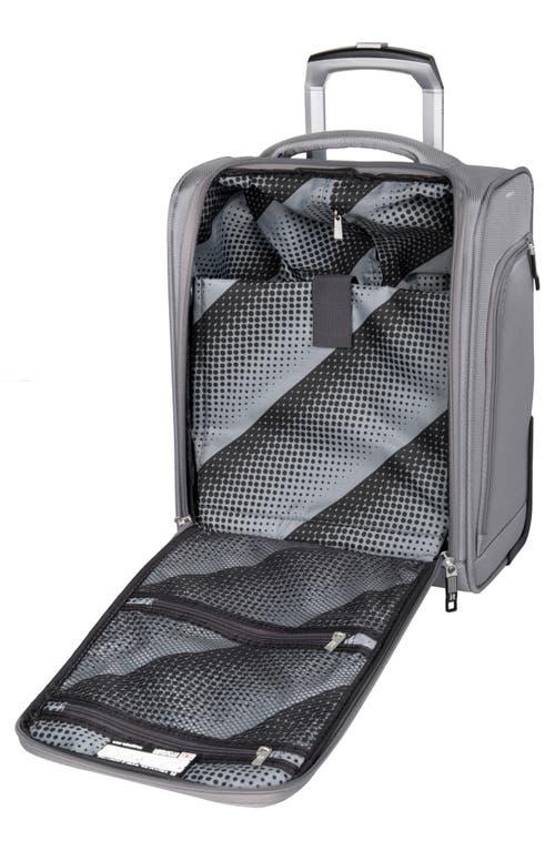 IT LUGGAGE IT LUGGAGE INTREPID COMPACT 14-INCH UNDERSEAT SOFTSIDE LUGGAGE 