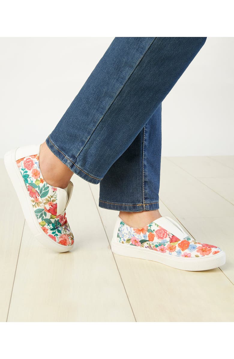 Comfortview The Maisy Sneaker, Alternate, color, Black