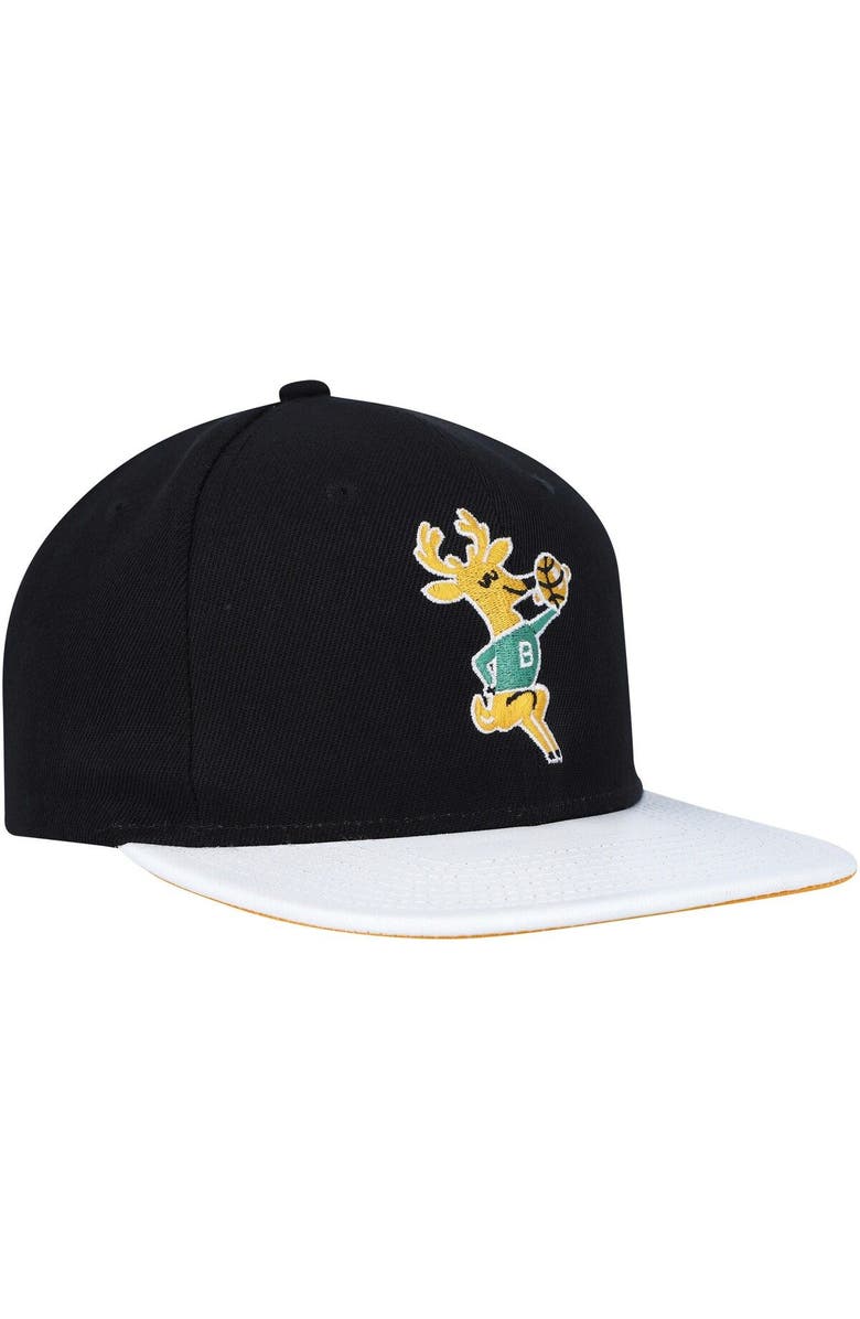 Mitchell & Ness Men's Mitchell & Ness Black/White Milwaukee Bucks Hardwood Classics Wear Away Visor Snapback Hat, Alternate, color,