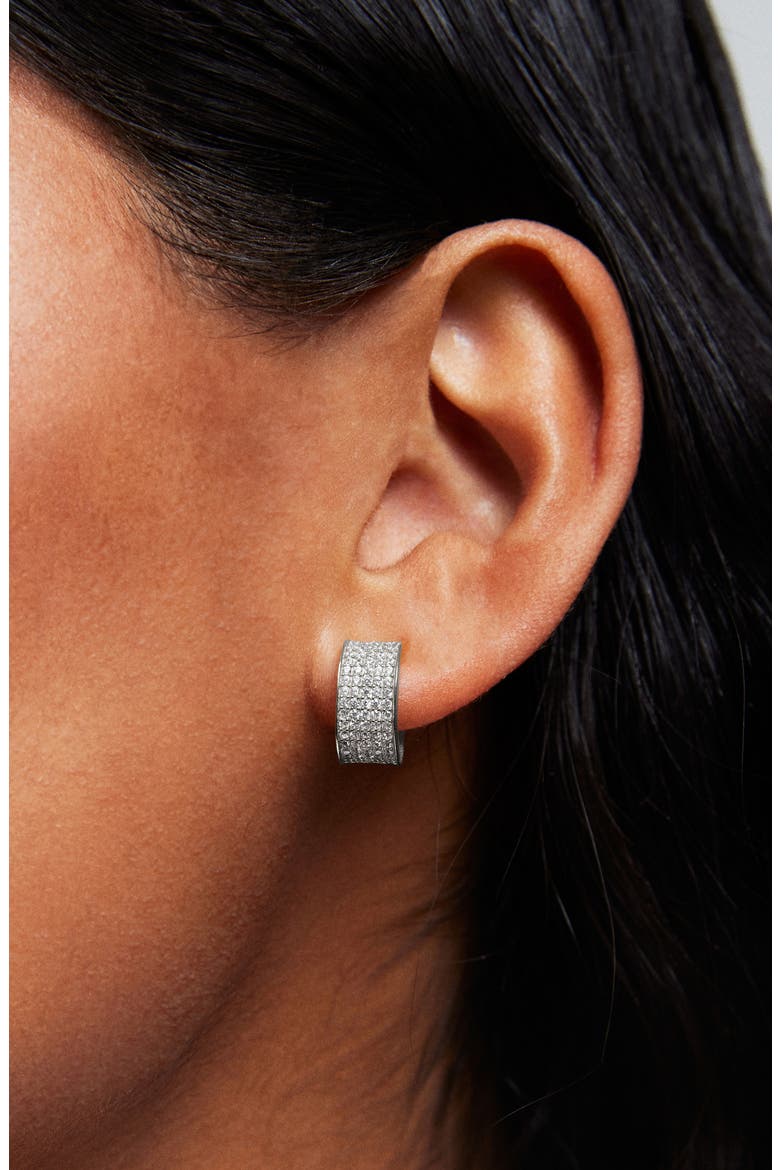 Petit Pavé Thick Huggie Hoop Earrings, Alternate, color, SILVER/ TOPAZ