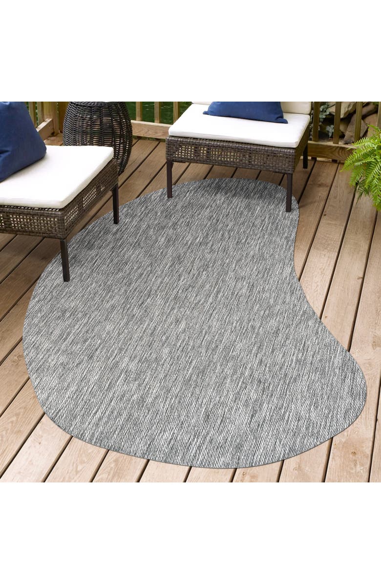 JONATHAN Y Evan Modern Rustic Organic Curve Indoor/Outdoor Shaped Area Rug, Alternate, color, Gray