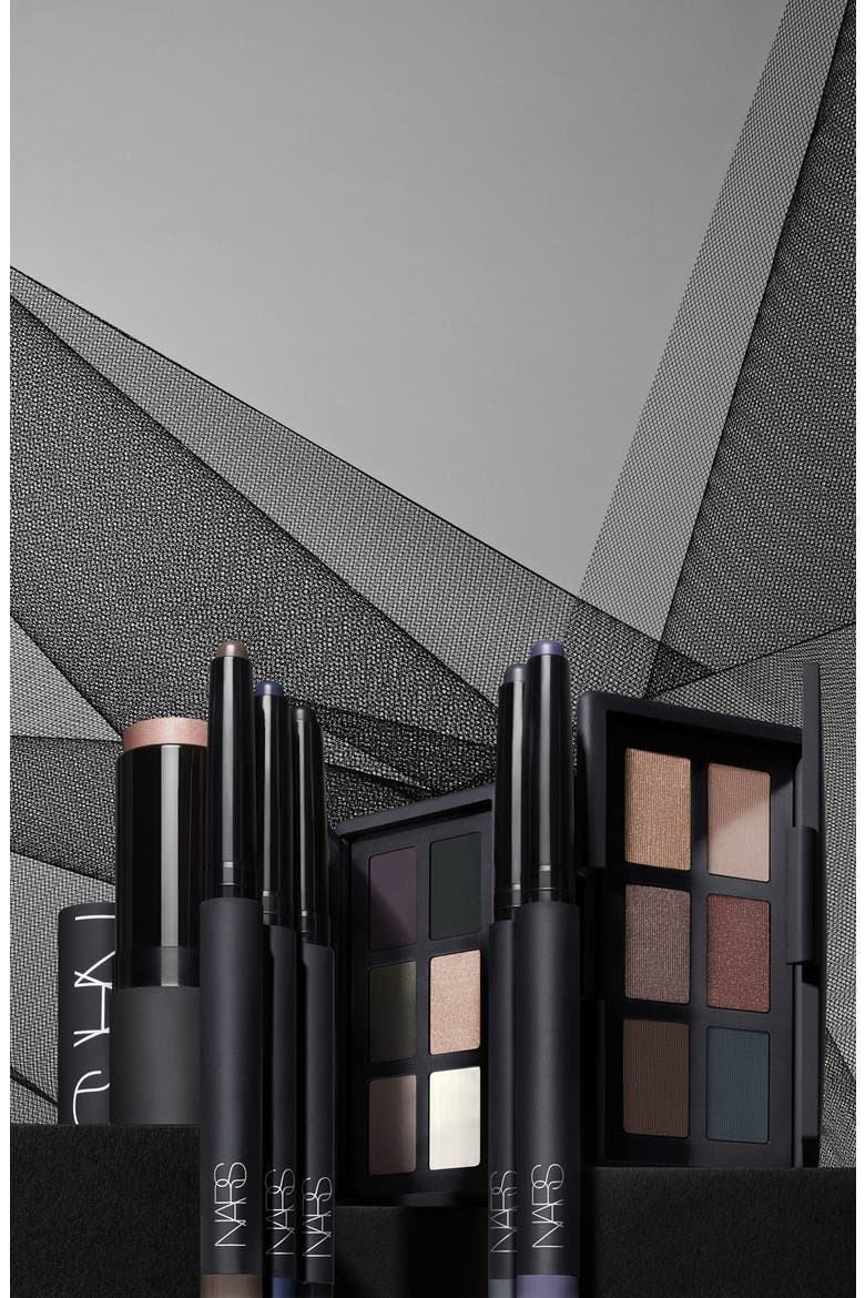 'Eye-Opening Act - Yeux Irresistible' Eyeshadow Palette (Limited Edition) (Nordstrom Exclusive), Alternate, color, NO COLOR
