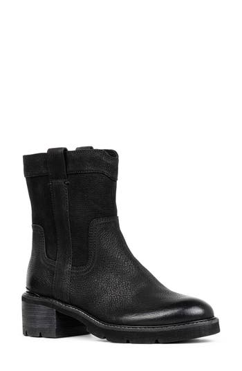 Donald Pliner Endra Bootie In Black
