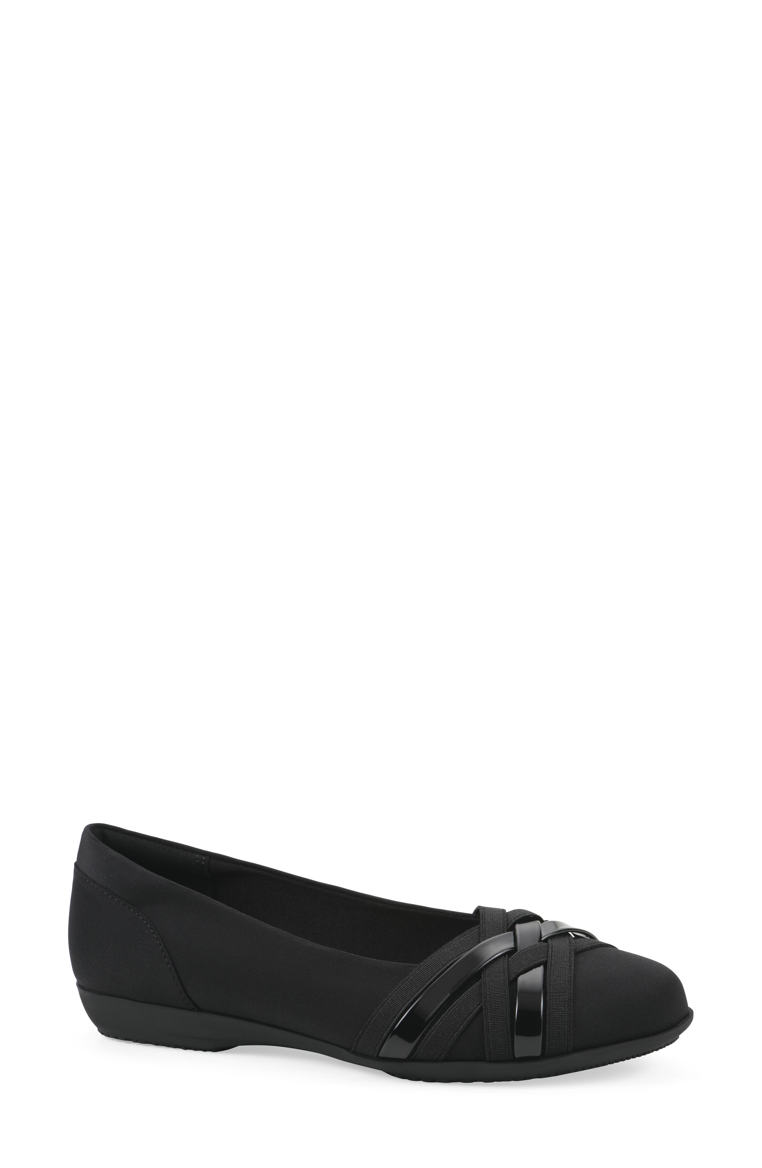 CLIFFS BY WHITE MOUNTAIN Chic Flat