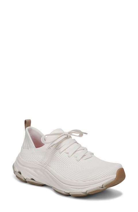 Devotion Max Fuse Walking Shoe