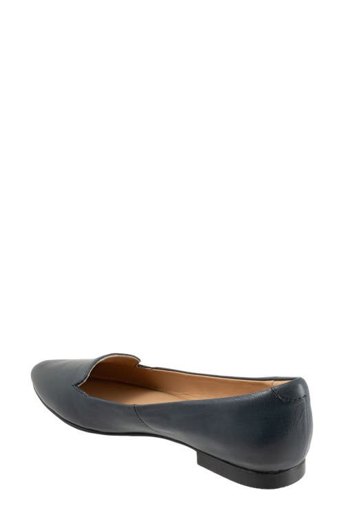 Trotters Harlowe Pointed Toe Flat In Navy