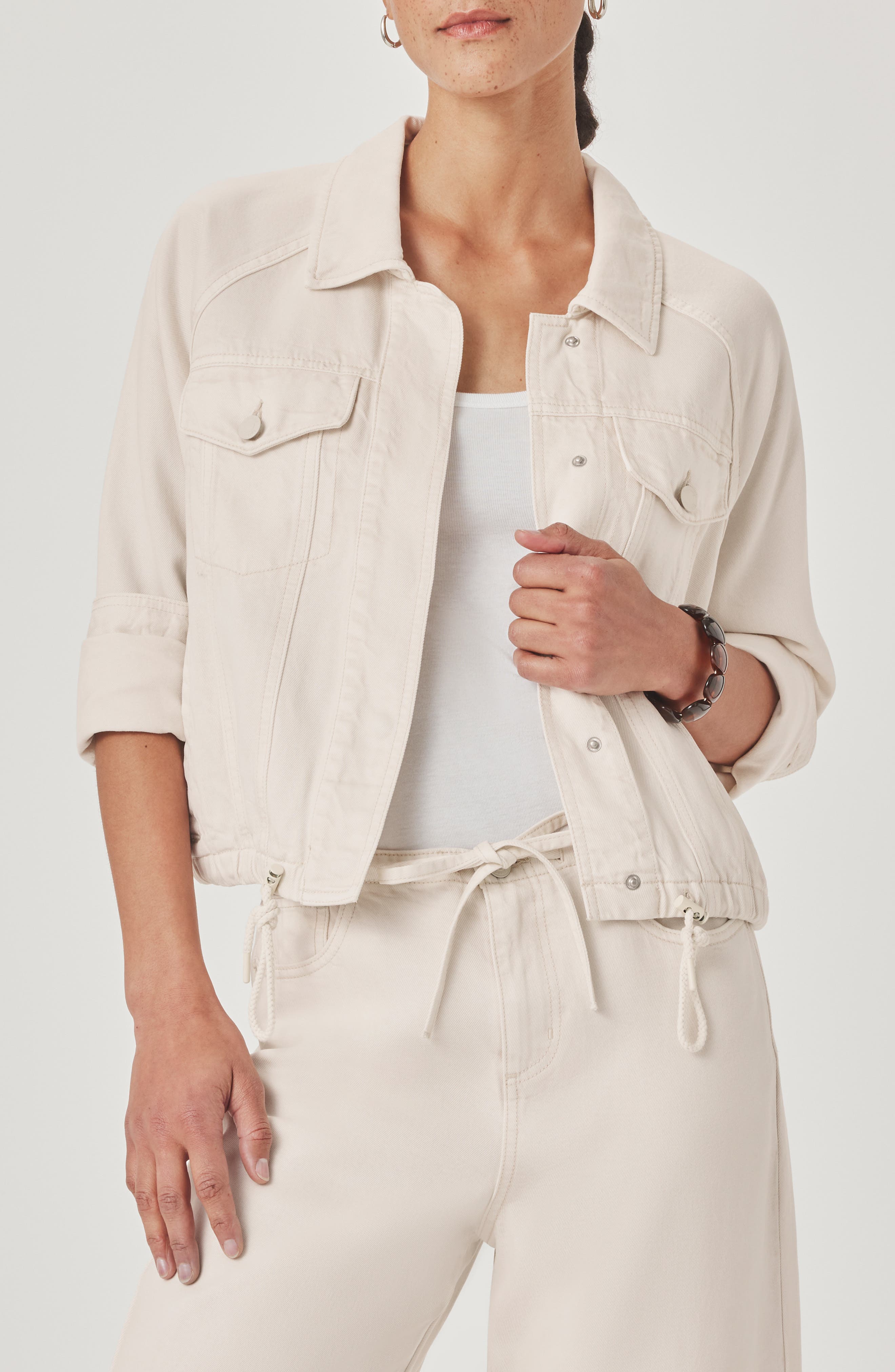 MOONSTONE WHITE