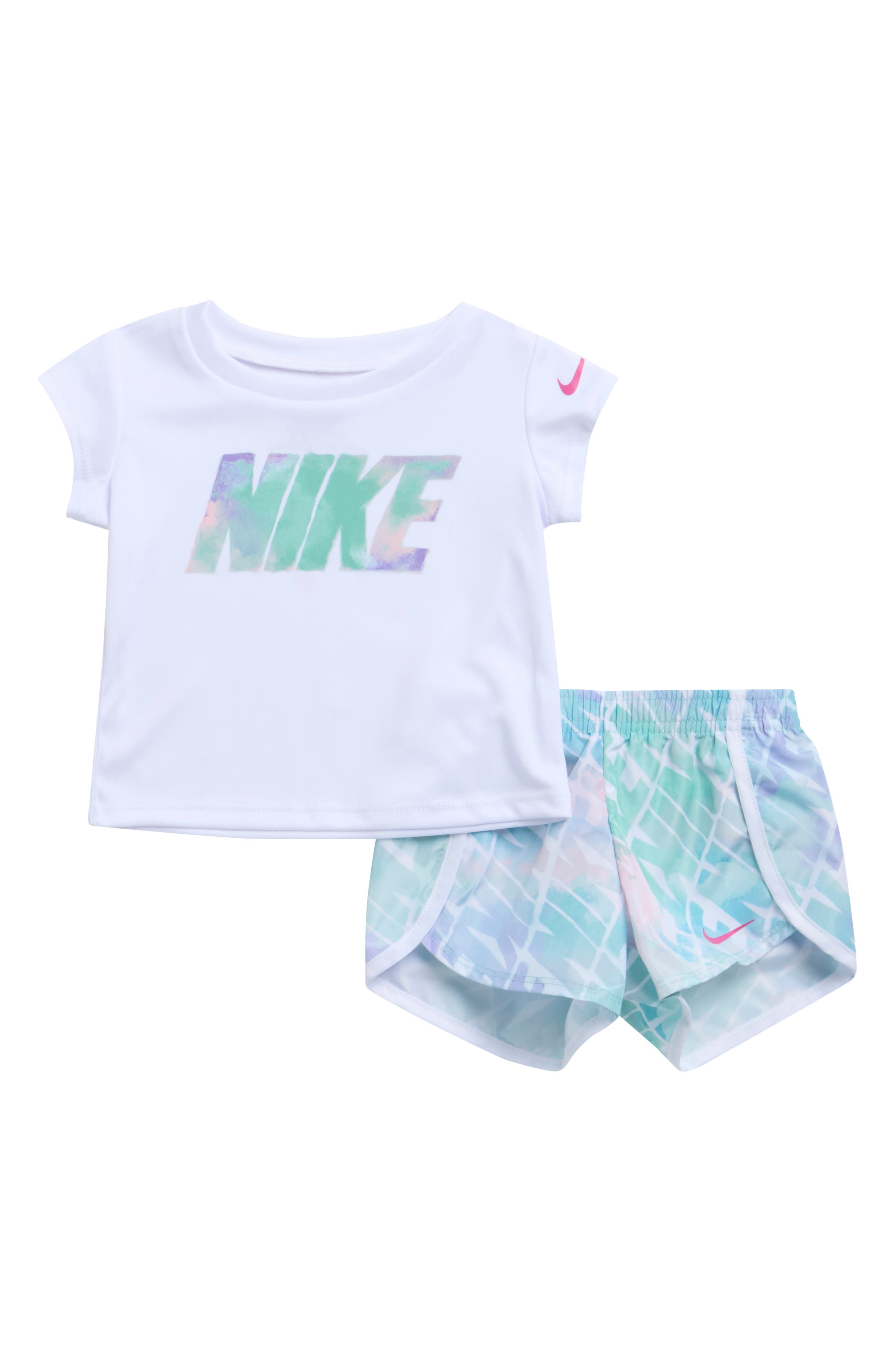 Nike Dri-FIT T-Shirt and Sprinter Shorts 2-Piece Set
