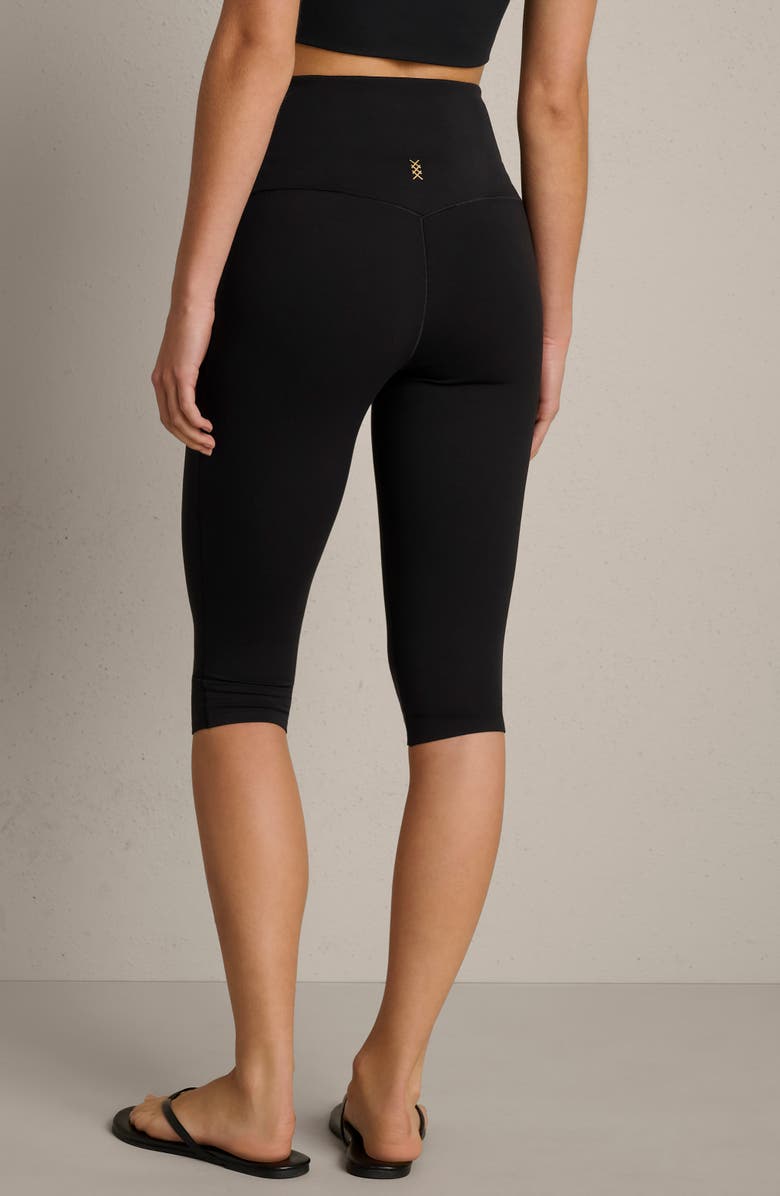 Rhone Revive Capri Leggings, Alternate, color, Pure Black