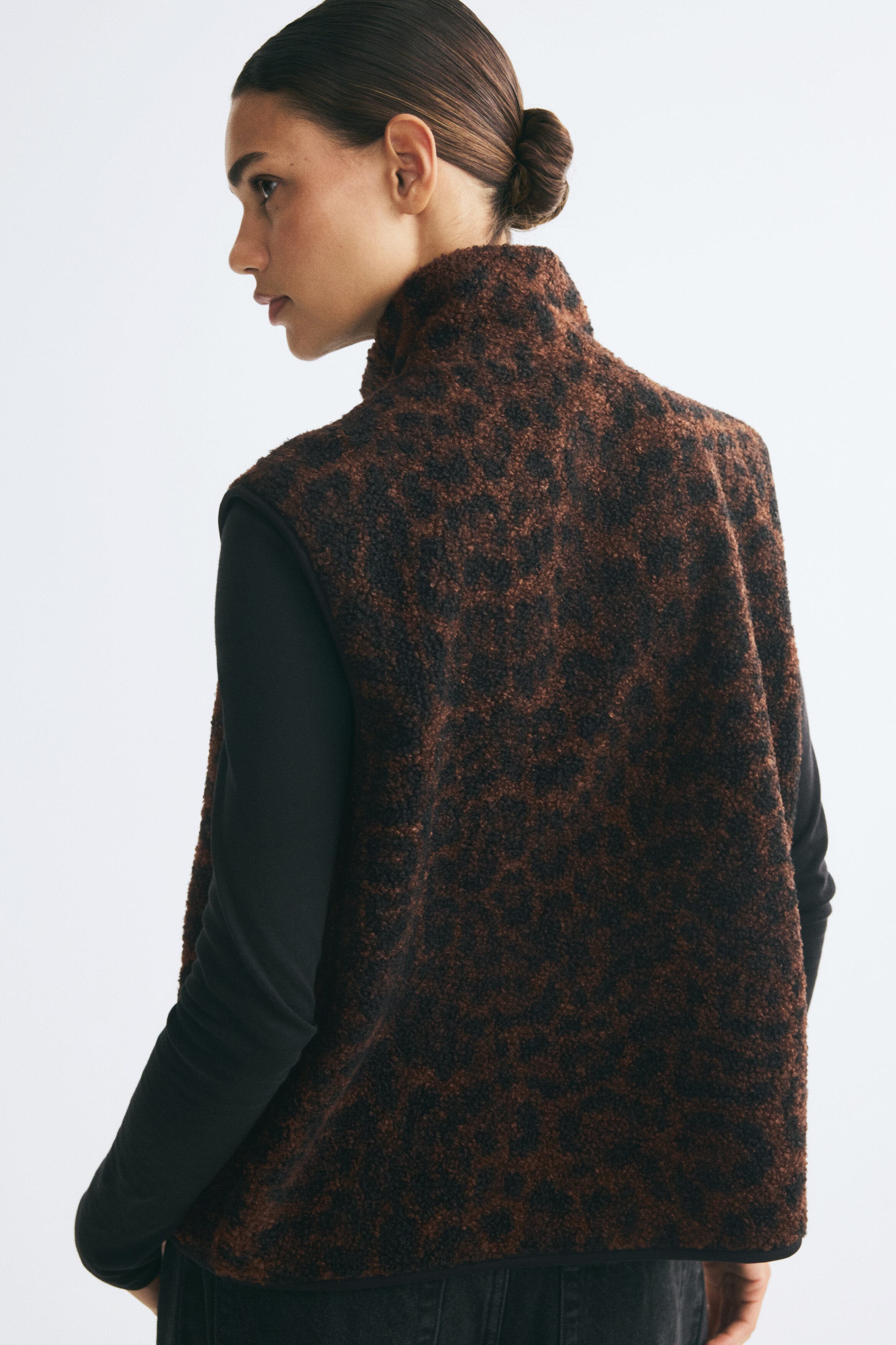 Dark brown/leopard print